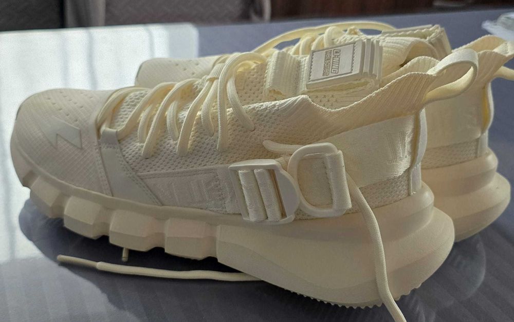 Adidasi Neil Barret / LI-NING,model Essence 2,3