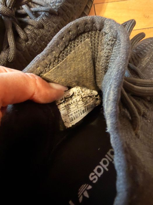 Маратонки YEEZY ADIDAS, размер 37