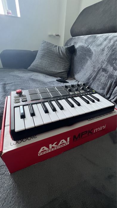 Vând APK mini controller studio