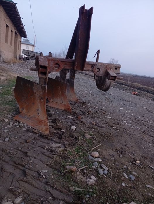 MTZ 82.1 sotiladi
