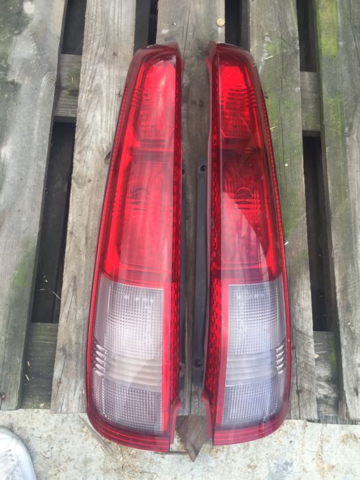 Stopuri Spate Nissan Xtrail pret 200 lei buc