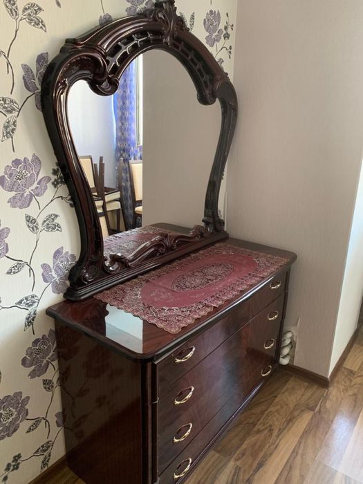 Спальный гарнитур