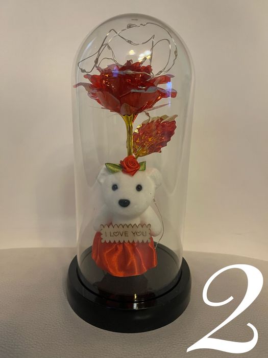 Вечна роза в купол, с мече и лампички, Свети Валентин , годишнина