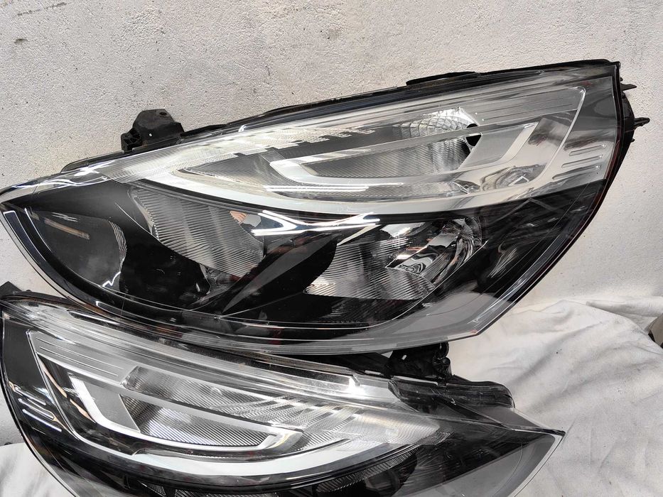 Оригинални  фарове  Рено Клио  Renault Clio