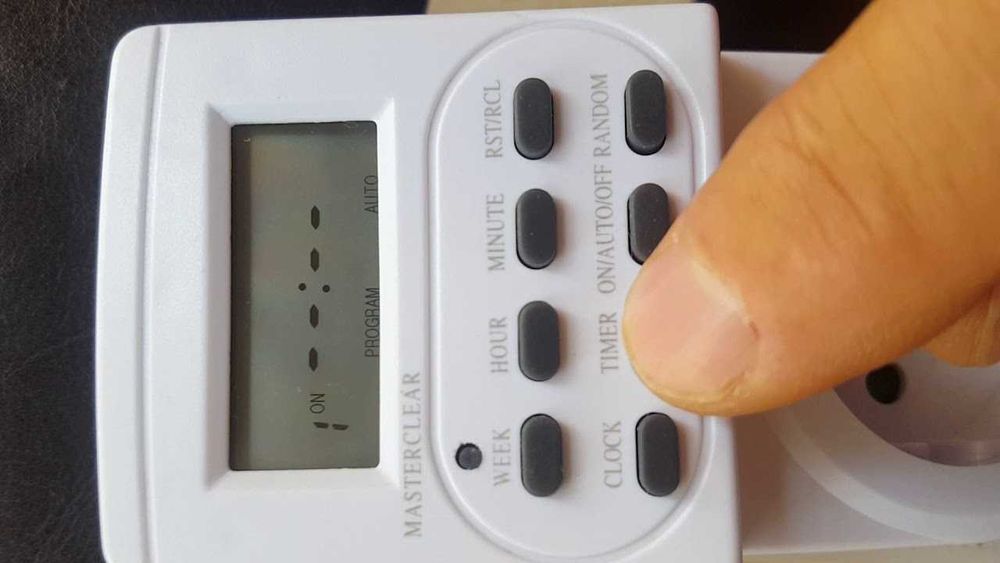 Priză programabilă digital 3500W cu display LCD