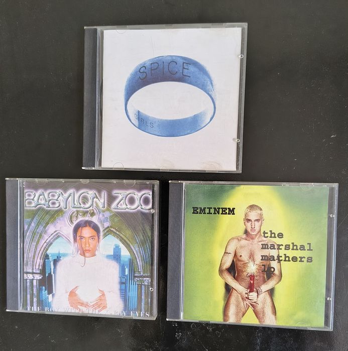 Музикални дискове с хитови изпълнители  за периода 1970-2000 г.