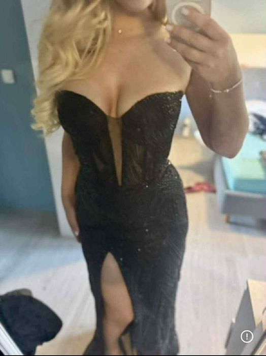 Черна рокля официална!