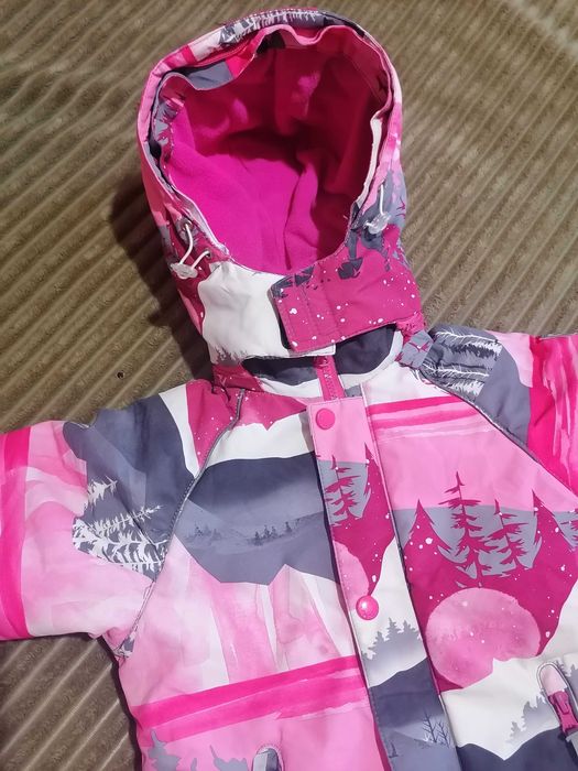 Продаётся зимний комбинезон на девочку