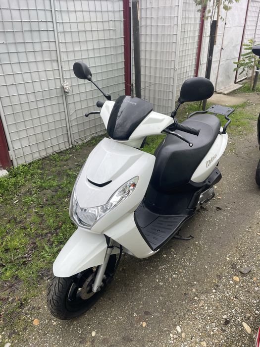 Inchiere scutere  Rent scooter
