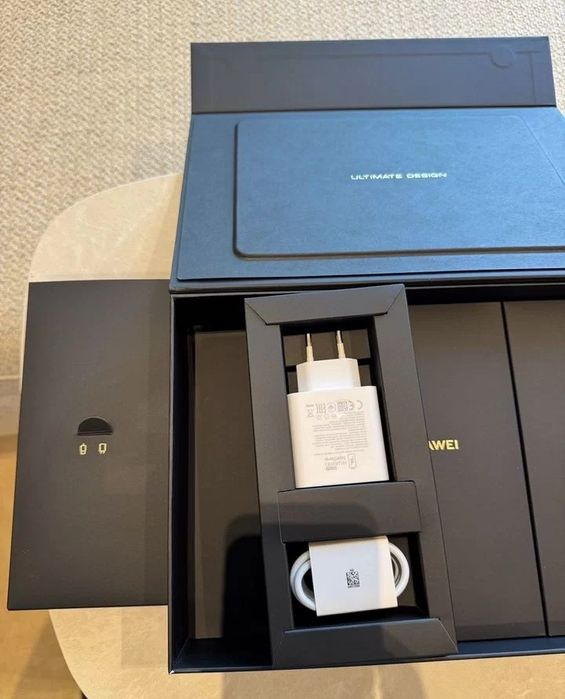 HUAWEI Mate XT Ultimate 16GB/1TB