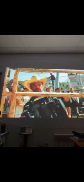 Проектор с ОС системой