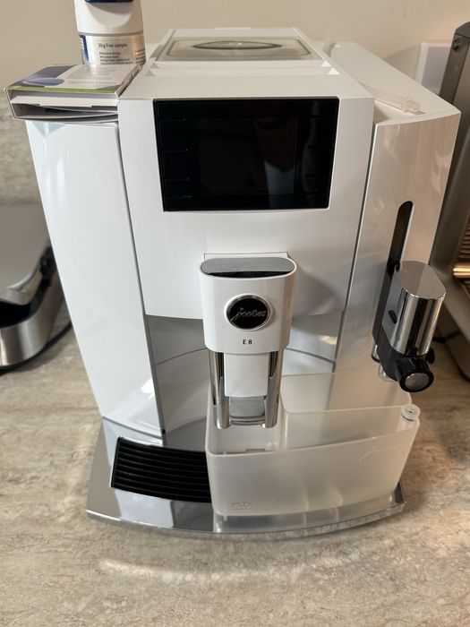 Кафеавтомат Jura E8 Pianno White