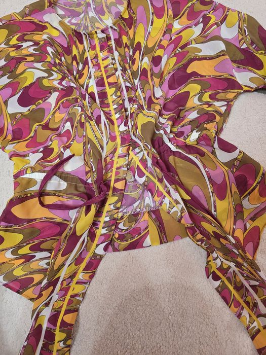 Пподавам Бутикова ефирна туника от шифон