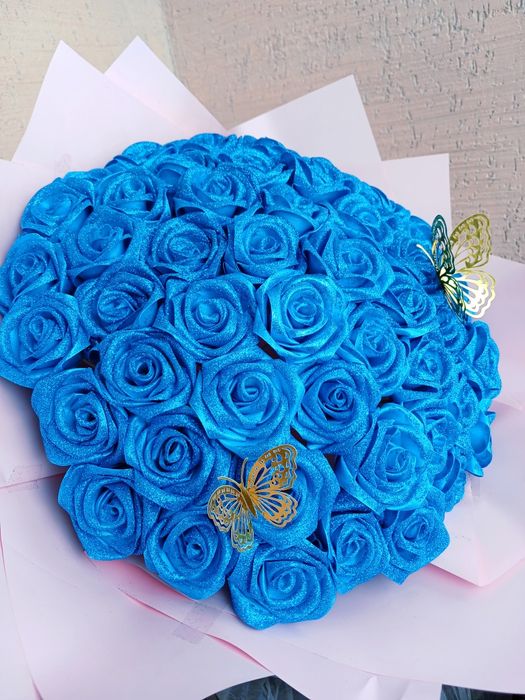 Цветы из атласных розы