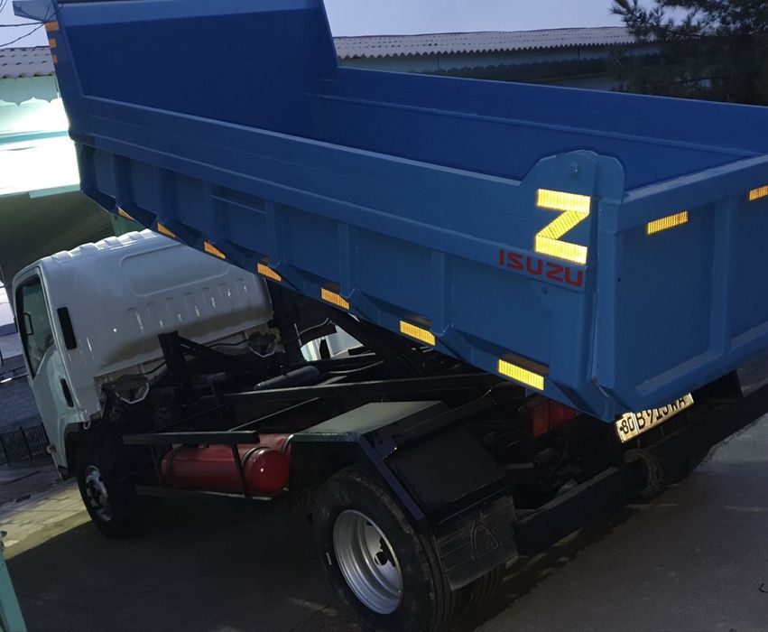 Isuzu samasval 2009йил Идеал холатда Навоида турибдии