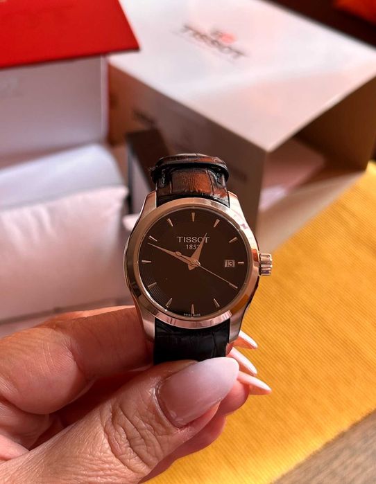 Дамски часовник TISSOT/ТИСОТ T-Classic COUTURIER, стъкло сапфир, черен