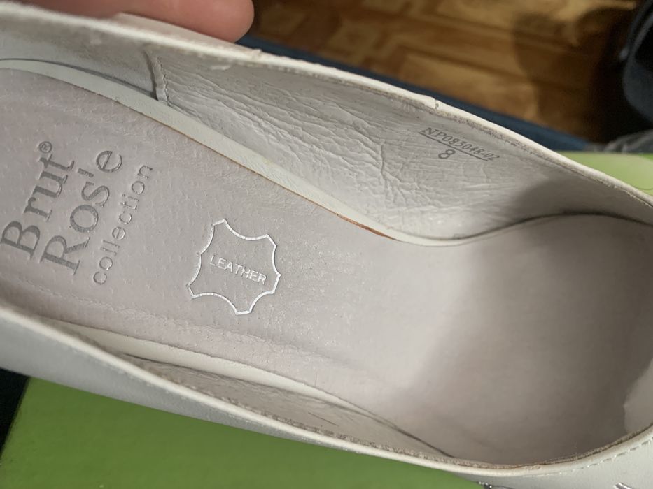 Белые туфли со стразами НАТУРАЛЬНАЯ КОЖА