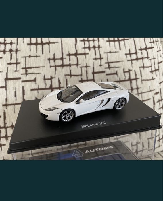 McLAREN 12C machetă auto scara 1:43 alb si gri