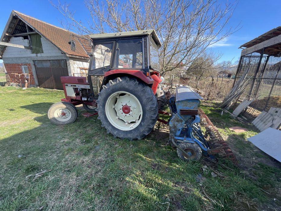 Tractor international 64 cv