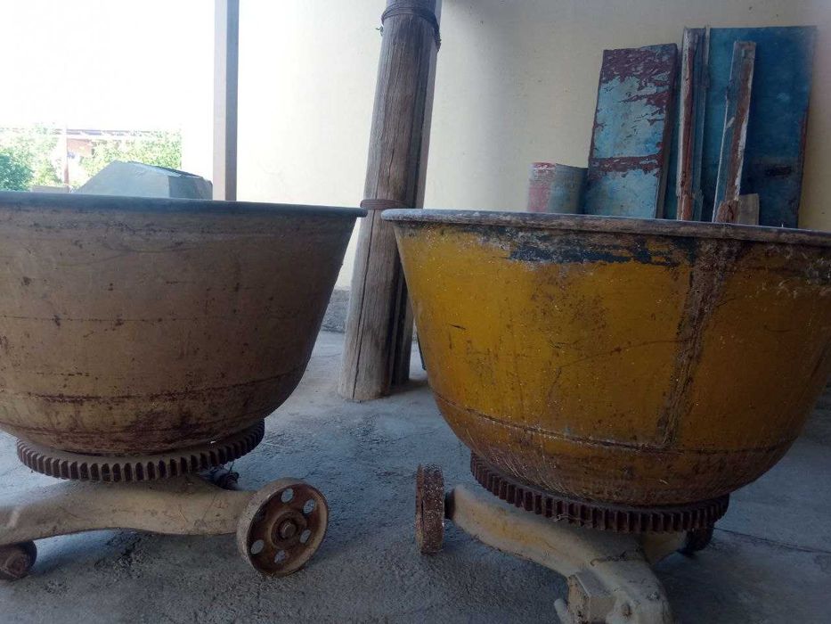 Mishalka qozonlari sotiladi.