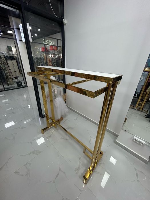 Продам стойки (рейлы) для одежды.