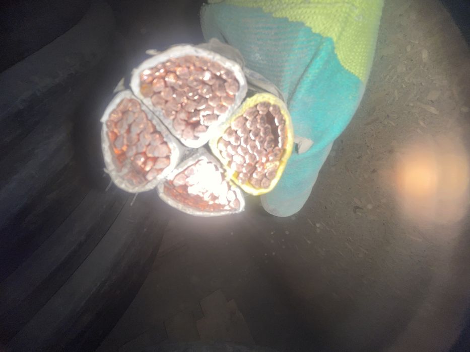 У нас есть высокаволтные ВВГ нг ВВГнгЛс и дурмге медные кабели есть