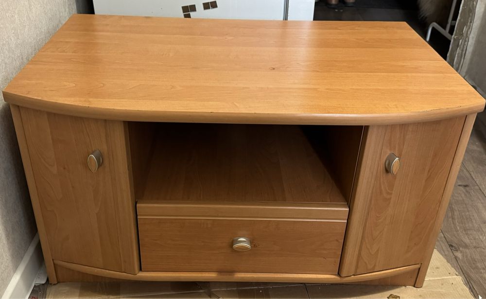 Продам тумбу под тв