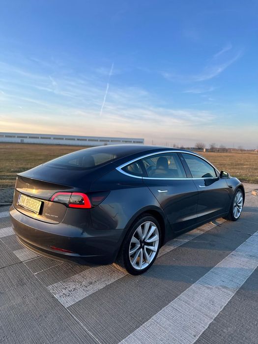 Tesla Model 3 Dual Motor Long Range AWD