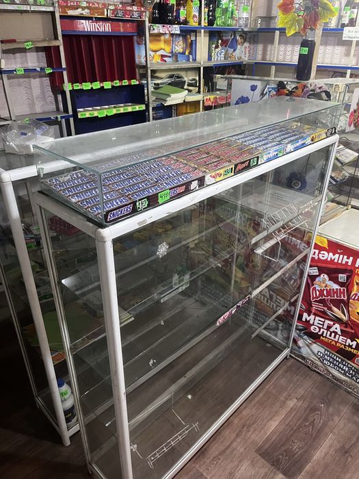 Продам витринный стеллаж
