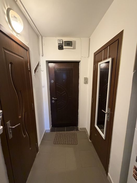 Vand garsoniera zona 7 Noiembrie