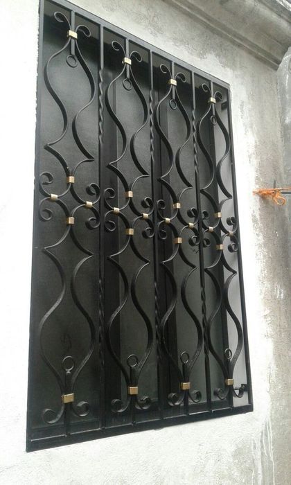 Решетки на окна, перила на лестнице, ворота, заборы жалюзи из металла