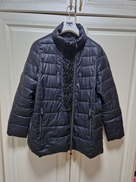 Женская куртка и сапоги