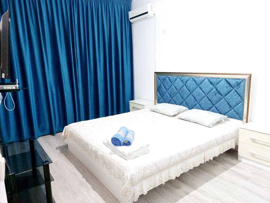 Посуточно 1 комн. кв. в самом центре города ЖК (площадь, новый дом)