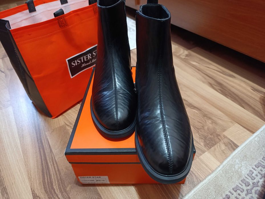 Продаются сапожки!!!40 большемер