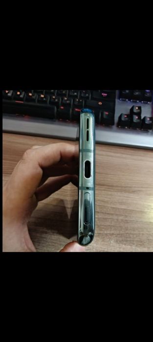 oneplus 10pro
12.256 operatifka
imeykadan otgan
120 hz OLED 
5000 ak