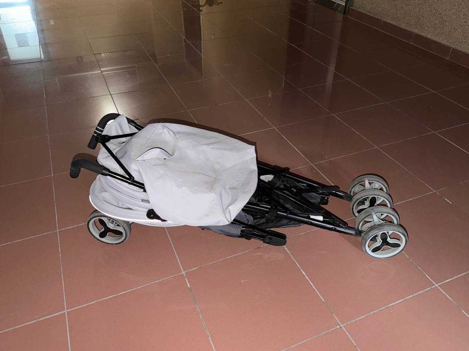 Детская коляска-трость