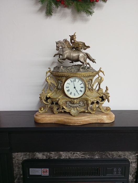 Schimb Ceas vechi pt șemineu anii 1850 bronz masiv, mecanism mecanic p