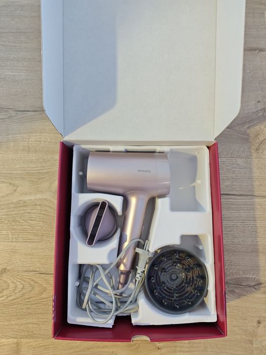 Сешоар Philips Series 7000 (BHD720)