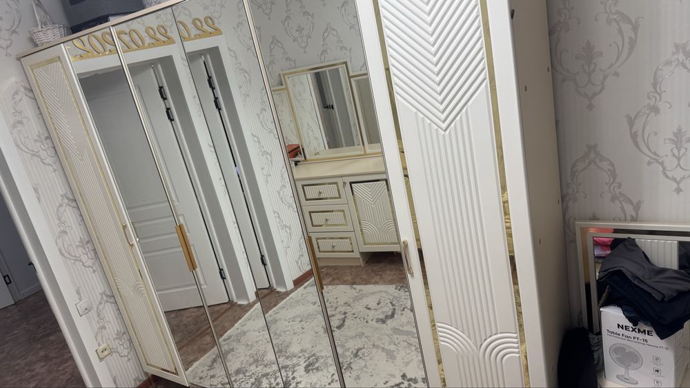 Продам спальный гарнитур