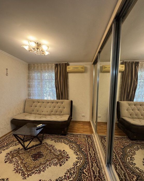 Аренда квартиры в центре 2/2/4 ЭКО базар Феруза магазин Чимган евро