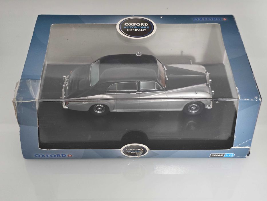 Macheta Auto 1/43 OXFORD Rolls Royce Phantom V James Young Navy Silver