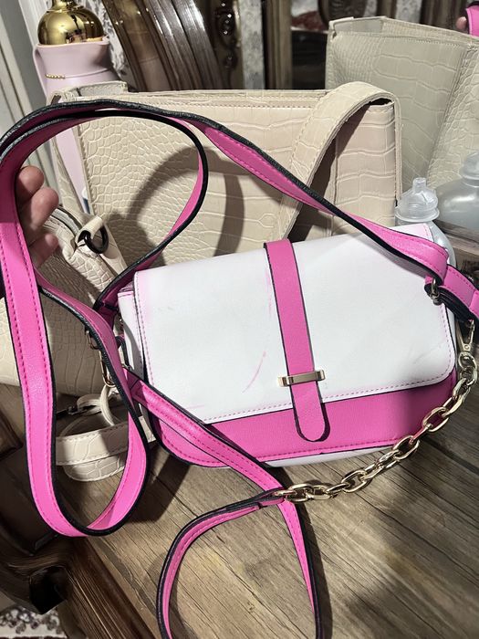 Сумки,  1 детский рюгзак с единорогом, и женские сумки.