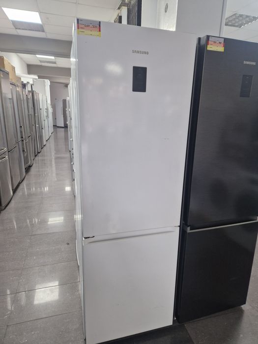 Хладилник с фризер Samsung A++ Smart Things