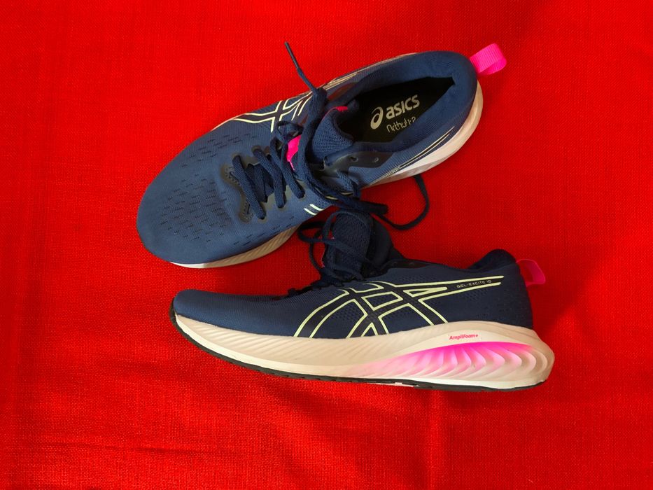 Asics-оригинални маратонки 39,5 номер