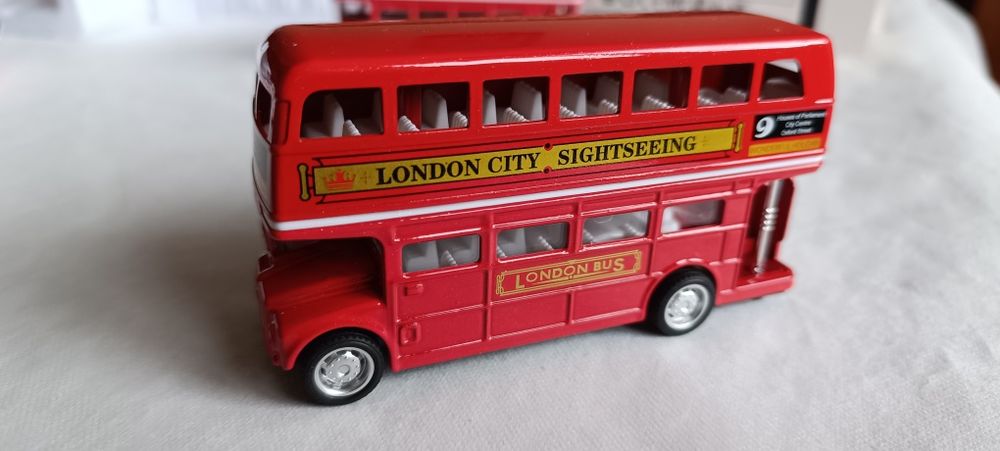 Метална количка двуетажен автобус