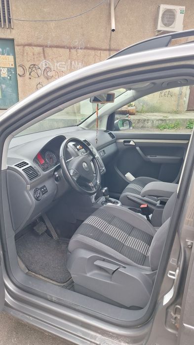 Volkswagen Touran 2.0TDI DSG / Trapa