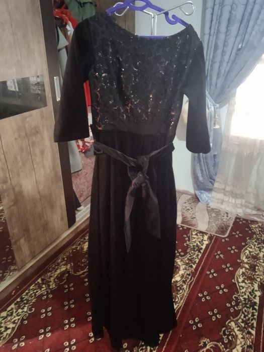 Vecherniy koʻylaklar sotiladi. Sifati aʼlo