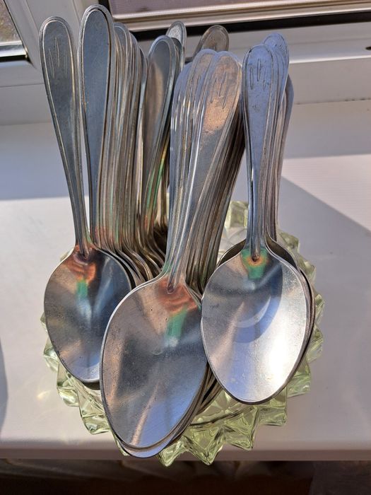 Столовые ложки и вилки