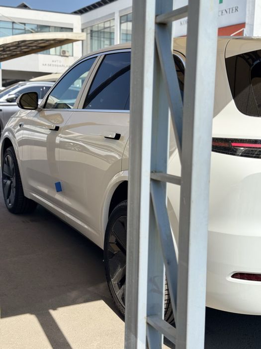 Li 7 ultra restyling