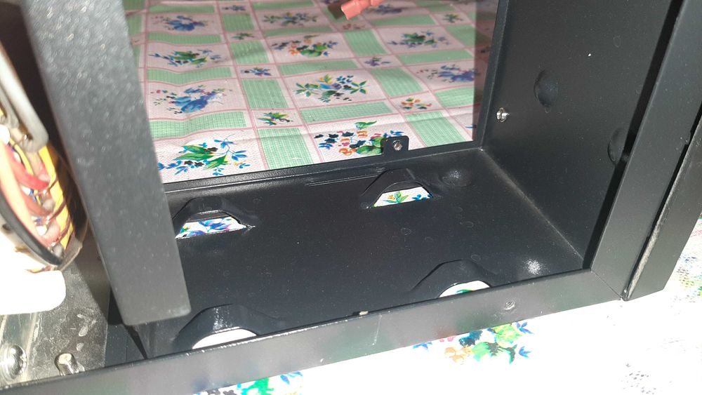 Бесперебойник SVC V-1500 LCD usb